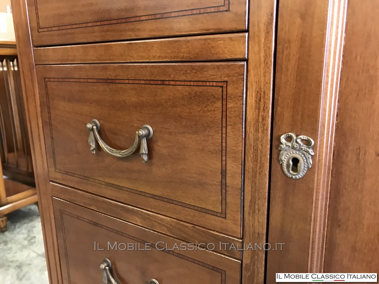 Dispensa classica arte povera personalizzata